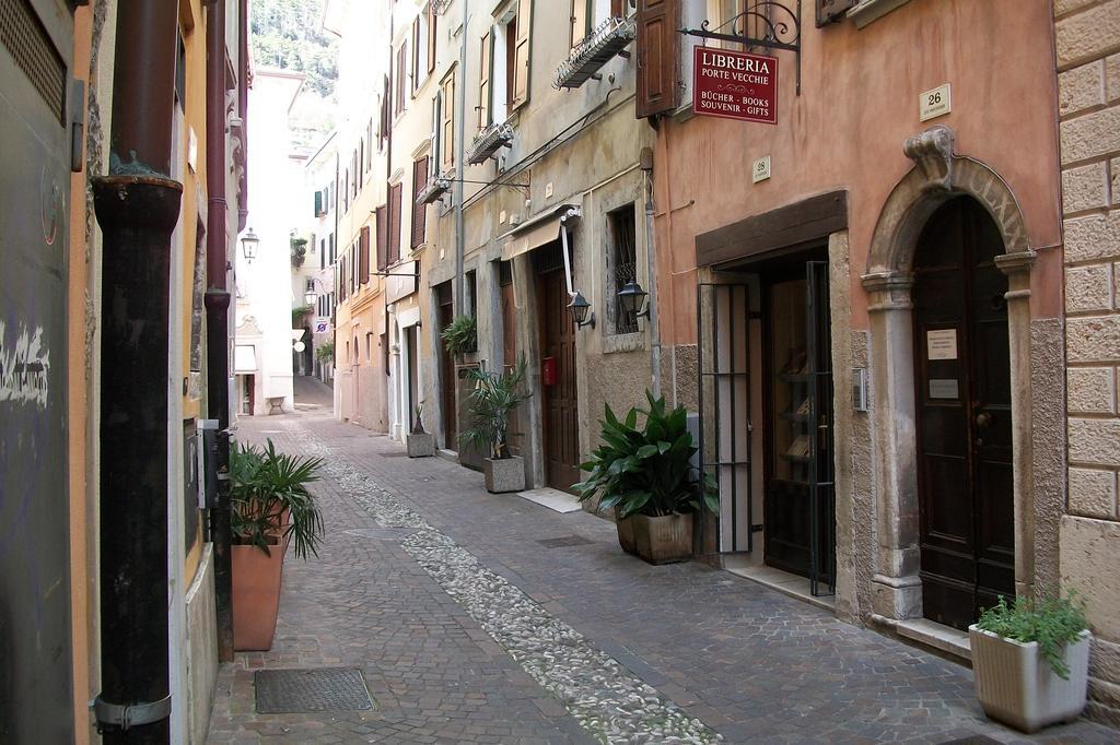 Residenza Porte Vecchie Apartment Riva del Garda Bagian luar foto